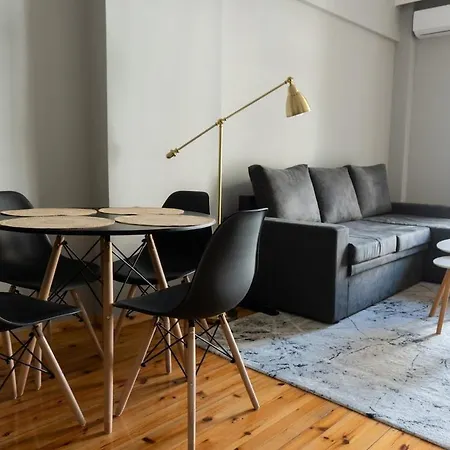Modern & Cozy In The Center Διαμέρισμα