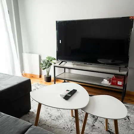 Modern & Cozy In The Center *