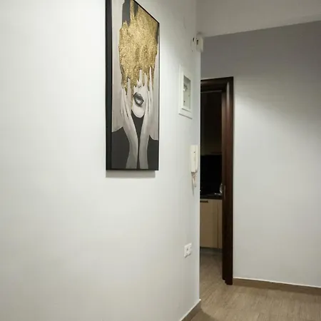Апартаменты Modern & Cozy In The Center *