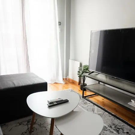 Διαμέρισμα Modern & Cozy In The Center *